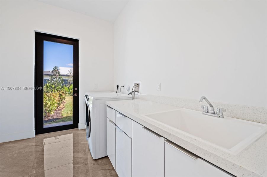 Furnished interior view inside a new home in , Davie (Image 9).
