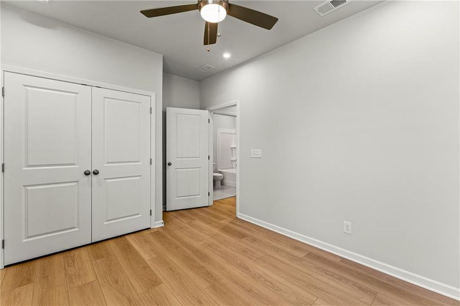 Spacious, unfurnished interior of a new home in Watermist at Mirror Lake, Villa Rica (Image 19).