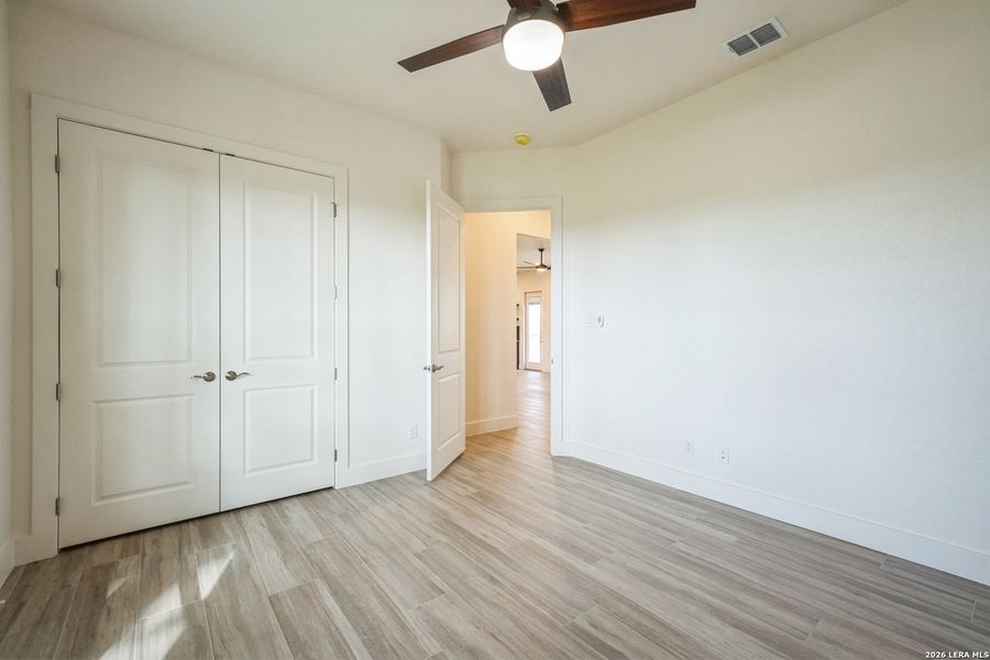 Spacious, unfurnished interior of a new home in , Floresville (Image 13).