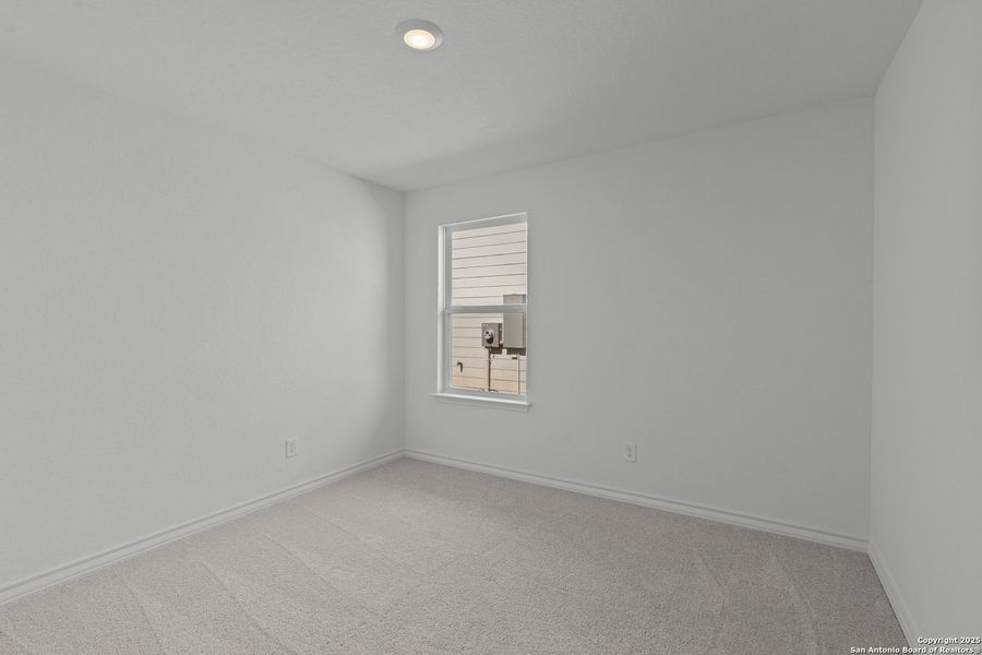Spacious, unfurnished interior of a new home in The Overlook at Creekside, New Braunfels (Image 24).