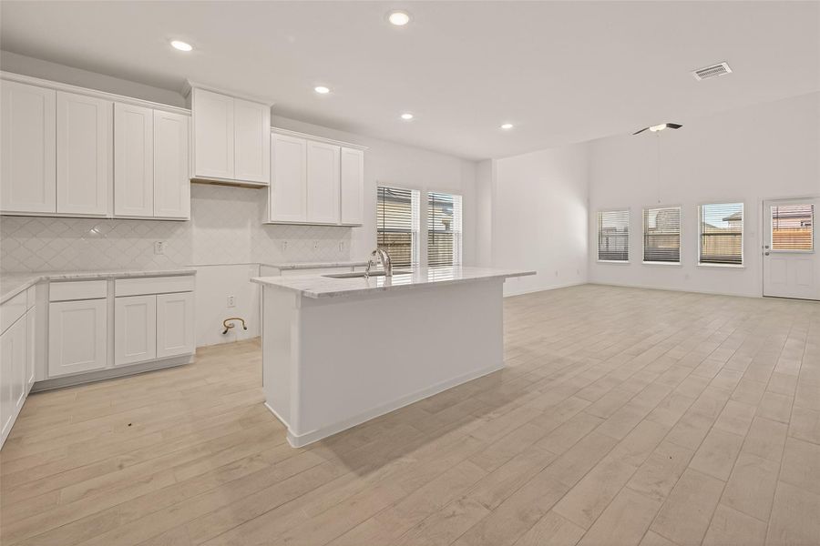 Furnished interior view inside a new home in Lago Mar, Texas City (Image 7).