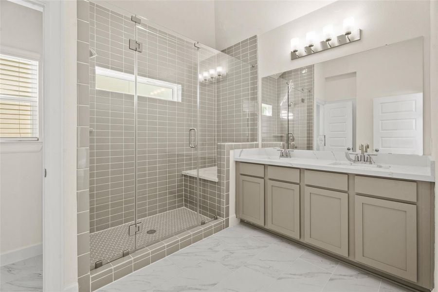 Luxurious primary bath