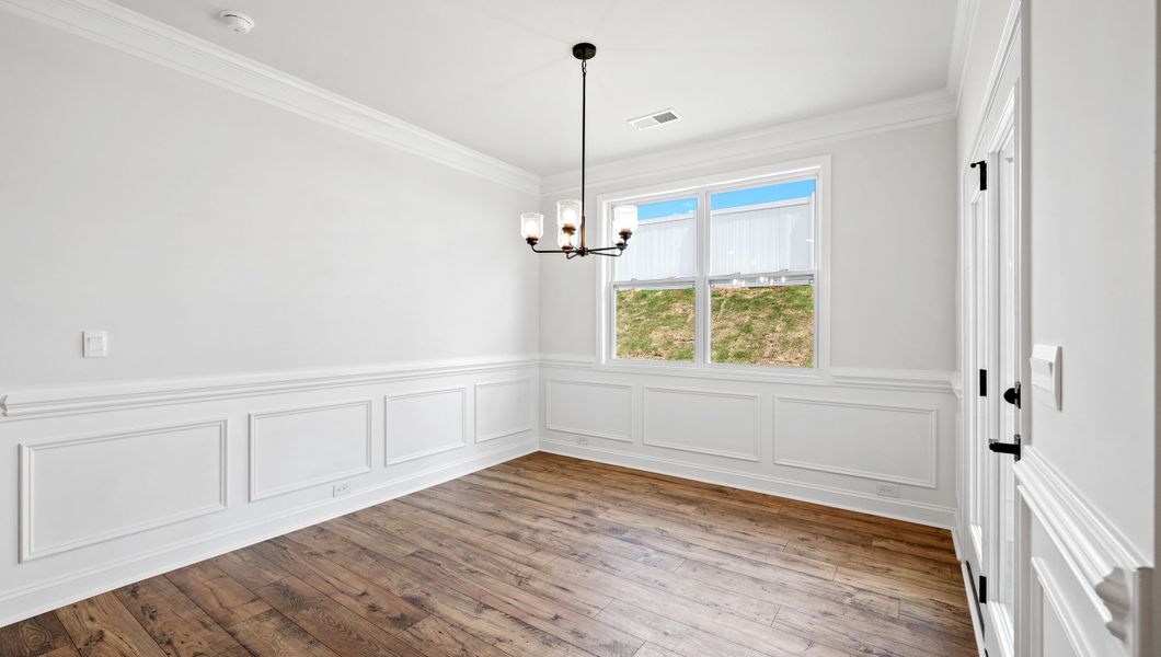 Spacious, unfurnished interior of a new home in Seven Oaks, Greenwood (Image 21).