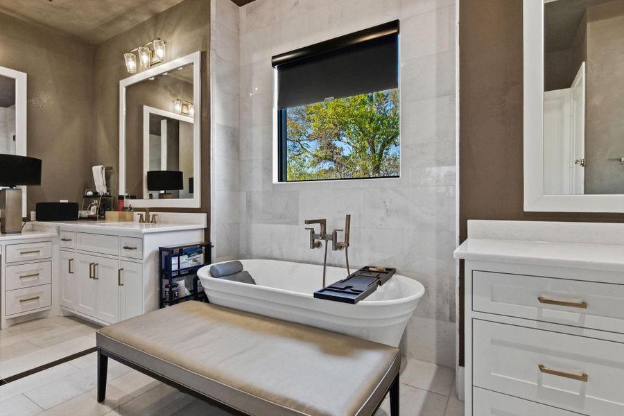 Furnished interior view inside a new home in , Houston (Image 16).