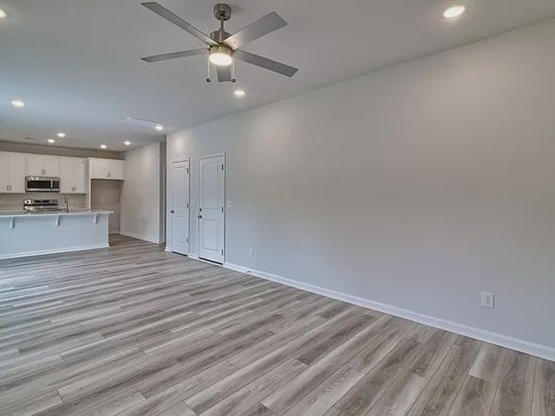 Spacious, unfurnished interior of a new home in Amber Hill, West Columbia (Image 19).