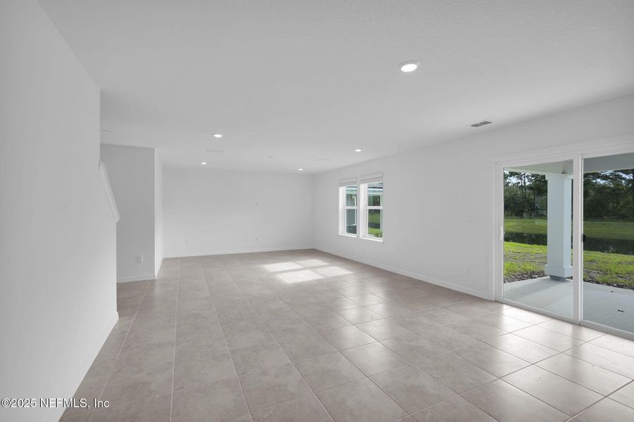 Spacious, unfurnished interior of a new home in Wells Landing, Jacksonville (Image 18).