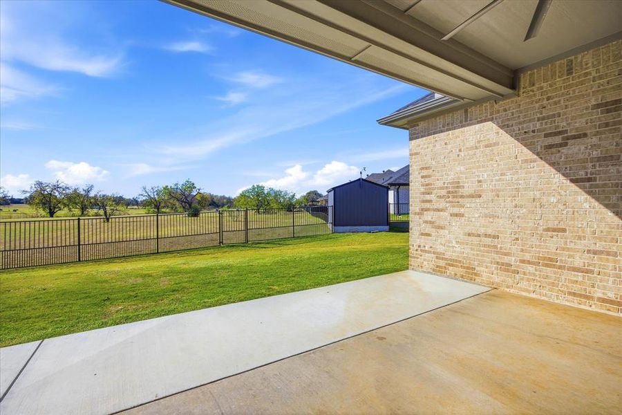 Exterior details and patio area of a home in , Granbury (Image 3).