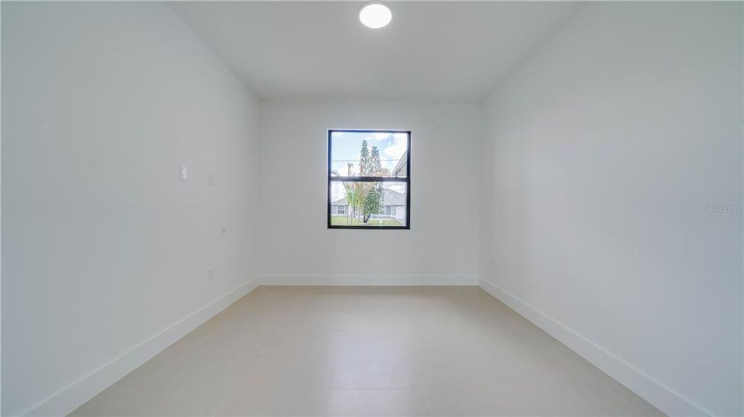 Spacious, unfurnished interior of a new home in , Lehigh Acres (Image 37).