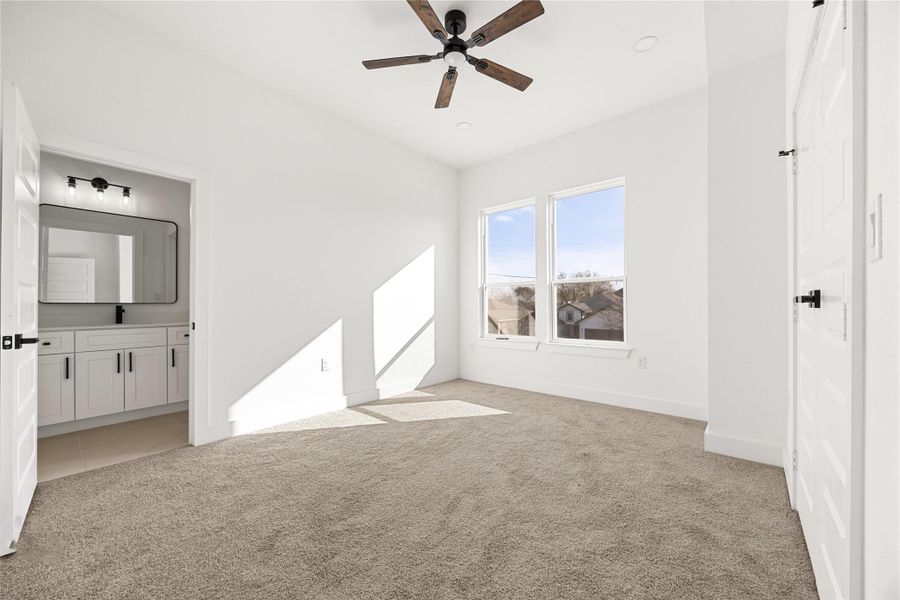 Spacious, unfurnished interior of a new home in , Houston (Image 19).