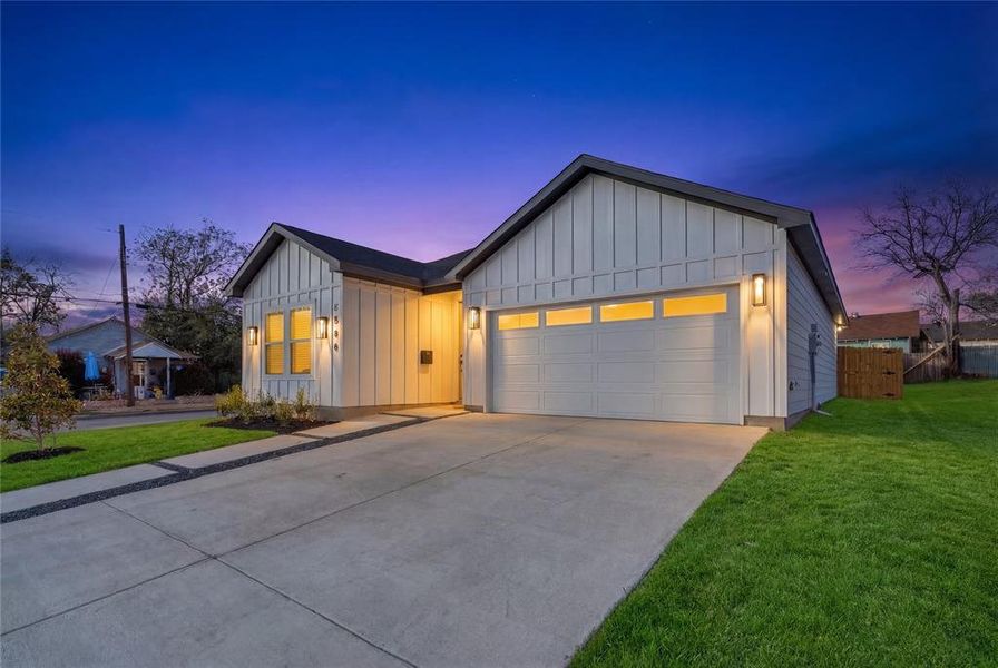Front exterior of a new home in , Dallas, TX, highlighting curb appeal (Image 1). Front exterior of a new home in , Dallas, TX, highlighting curb appeal (Image 1).