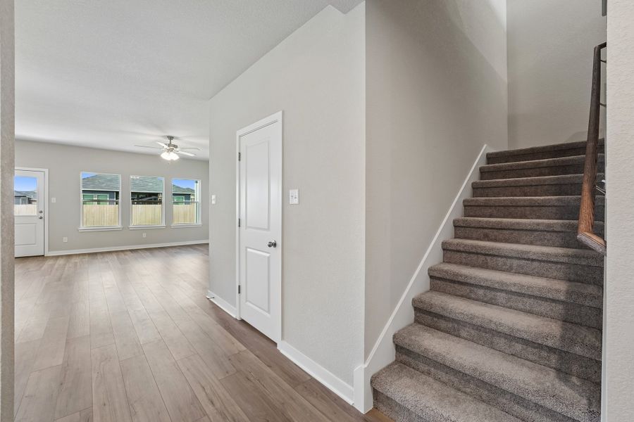 Representative unfurnished interior of a home built from the Guadalupe by Omega Builders in Hillside Village, Temple (Image 10).