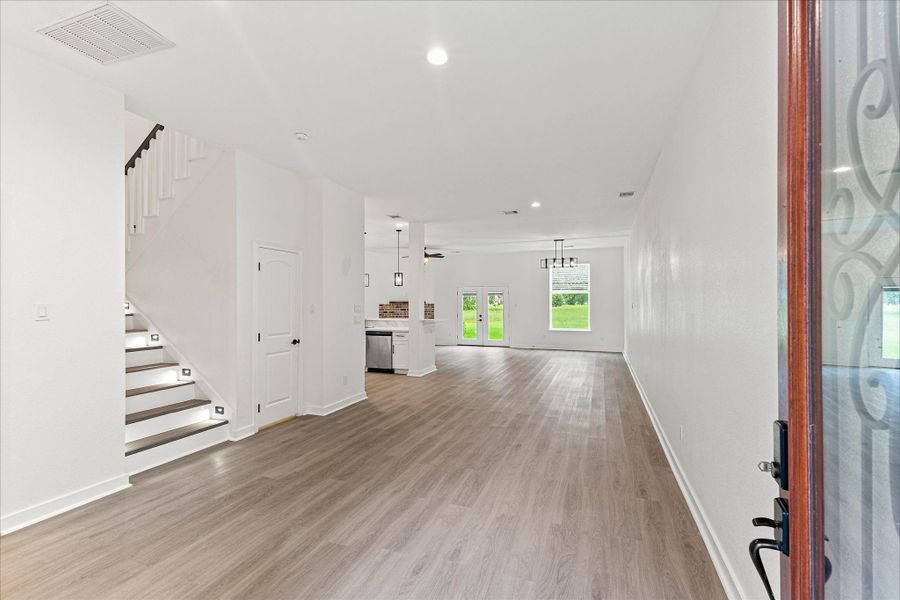 Spacious, unfurnished interior of a new home in , Willis (Image 10).