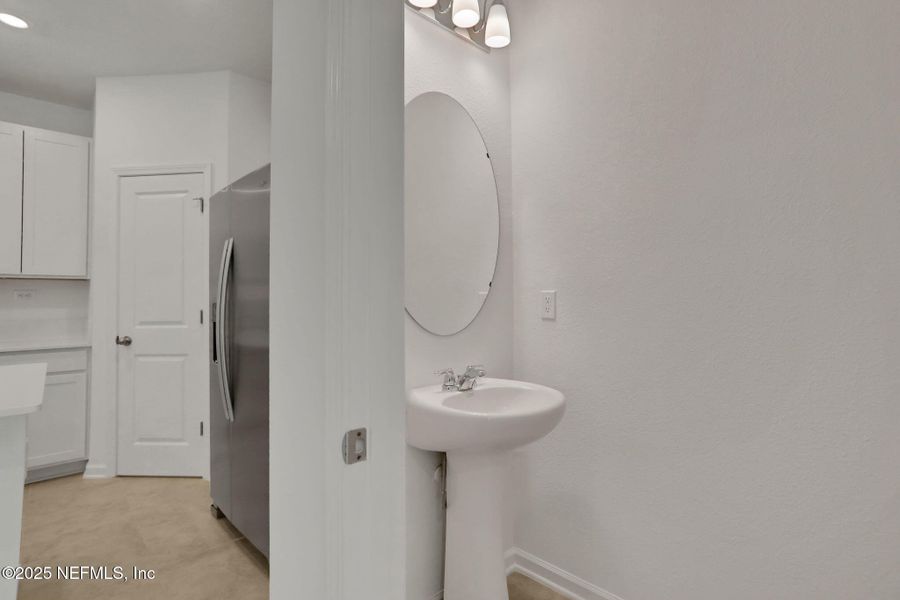 Furnished interior view inside a new home in , Middleburg (Image 11).