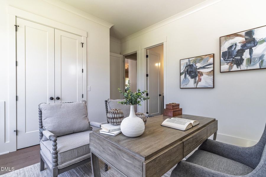 300_MEADOW_WALK_DR_INTERIOR_32