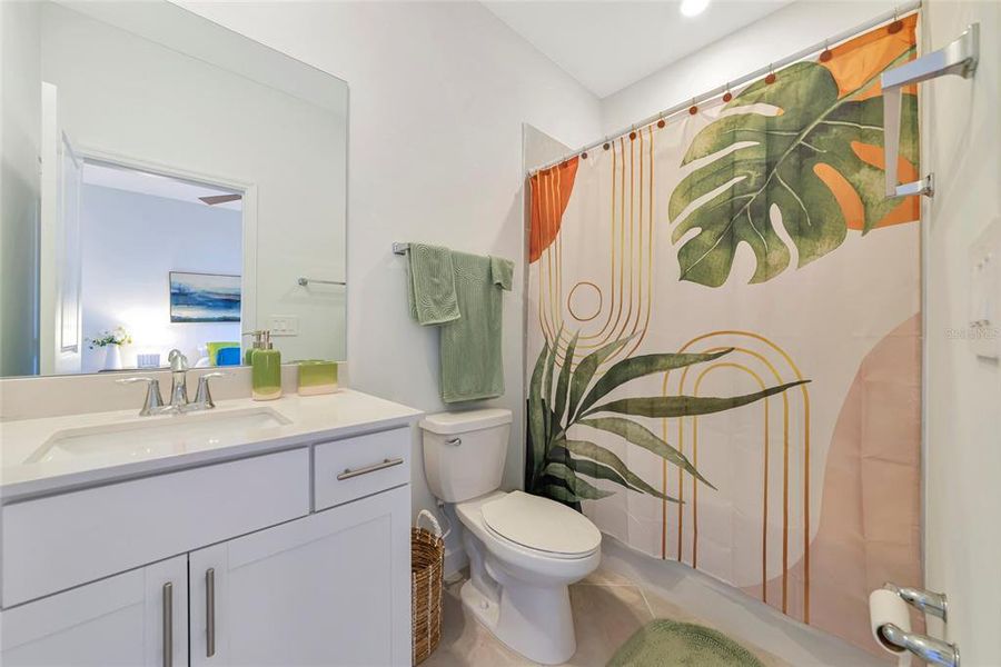 Furnished interior view inside a new home in Lorraine Lakes at Lakewood Ranch, Lakewood Ranch (Image 37).
