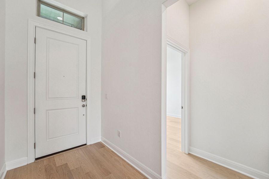 Spacious, unfurnished interior of a new home in Sage Hollow, Kyle (Image 11).