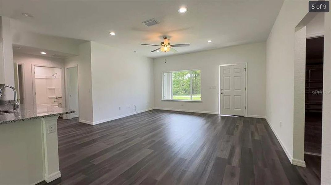 Spacious, unfurnished interior of a new home in , Ocklawaha (Image 4).