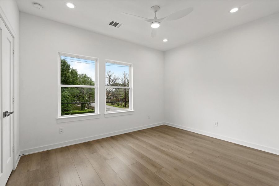 Spacious, unfurnished interior of a new home in , Houston (Image 20).