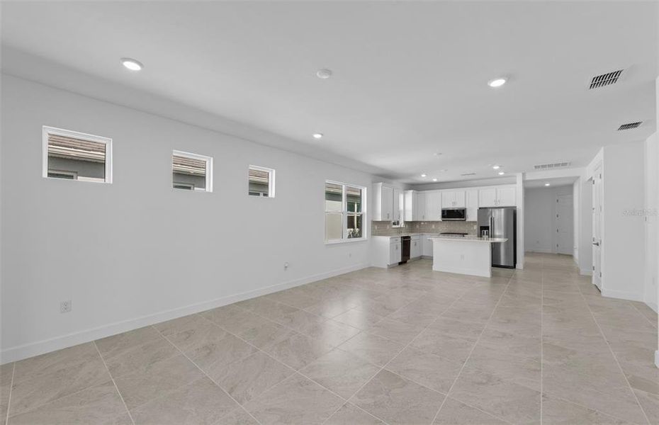 Spacious, unfurnished interior of a new home in Shores at Stillwater, Englewood (Image 27). Spacious, unfurnished interior of a new home in Shores at Stillwater, Englewood (Image 27).