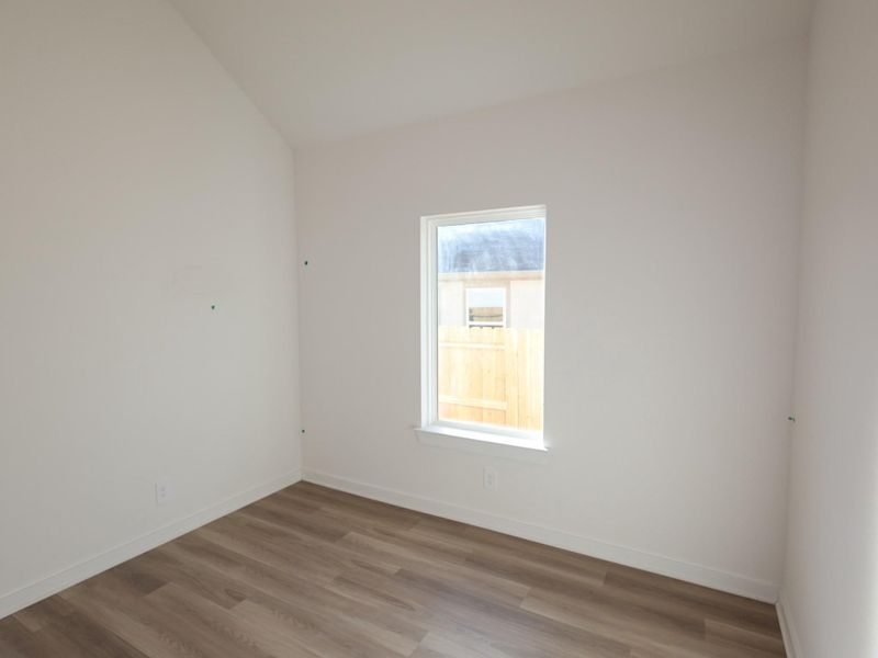Spacious, unfurnished interior of a new home in Lone Star Landing, Montgomery (Image 16).