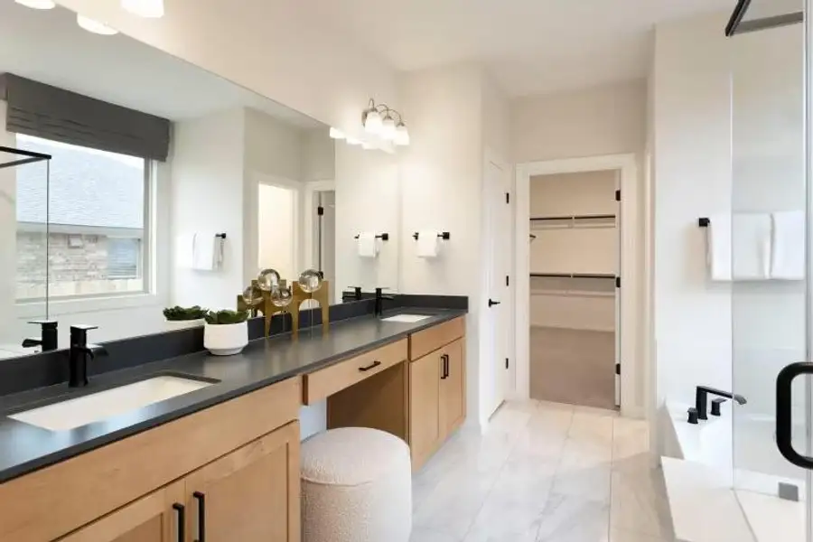 Photo of Pulte model home with same floor plan, not of actual home listed. Photo of Pulte model home with same floor plan, not of actual home listed.