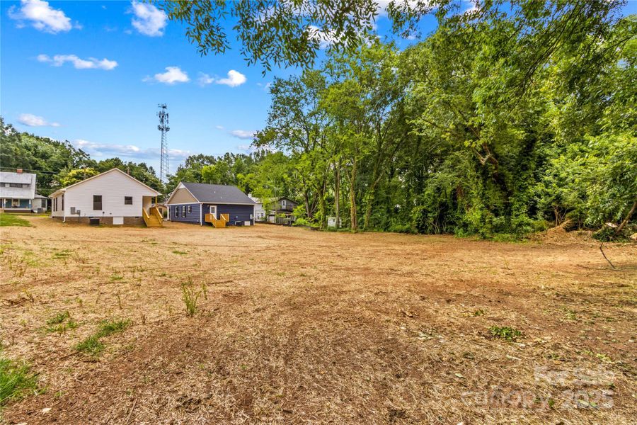 Image 23 of a home in . Image 23 of a home in .