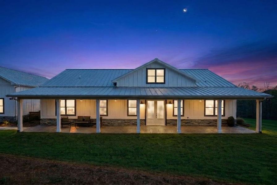 Exterior details and patio area of a home in , Senoia (Image 4).