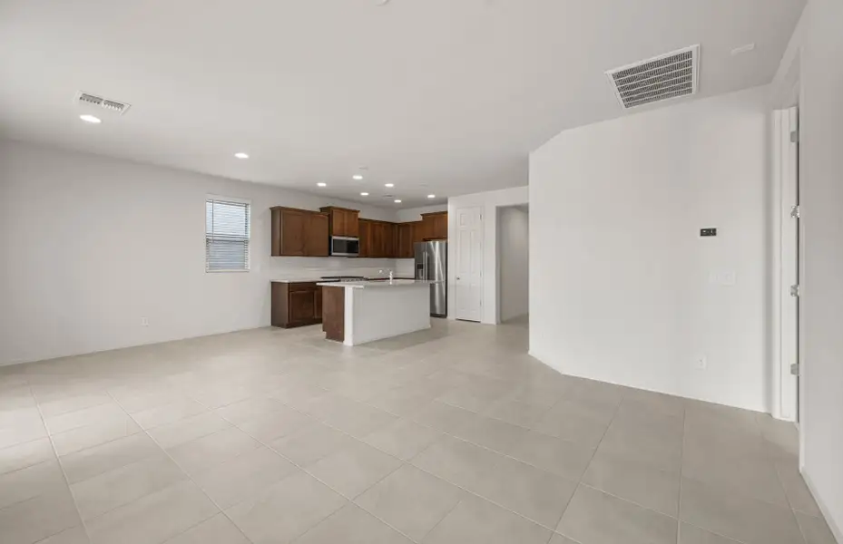 Spacious, unfurnished interior of a new home in Sun City Festival, Buckeye (Image 16).