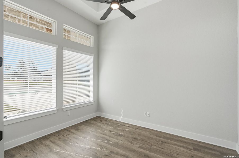 Spacious, unfurnished interior of a new home in Potranco Oaks, Castroville (Image 21).
