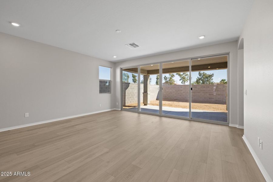 6)GREAT ROOM 6)GREAT ROOM