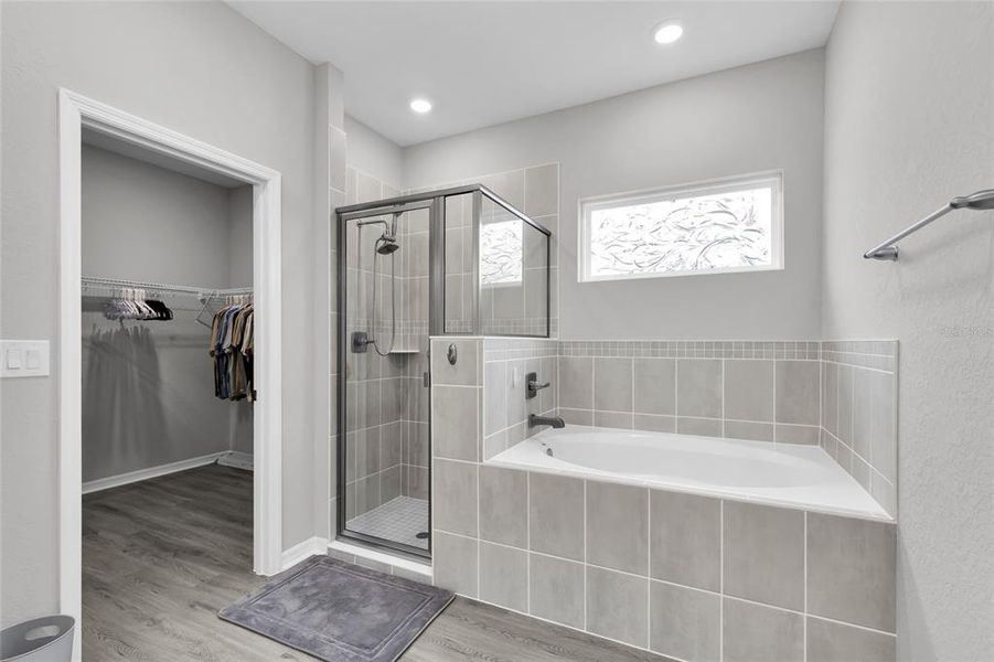 Furnished interior view inside a new home in , Ocala (Image 8).