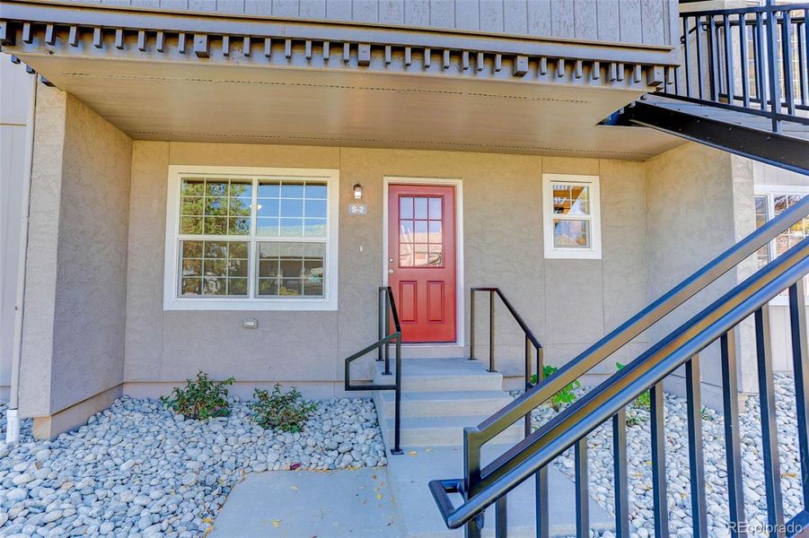 Exterior details and patio area of a home in , Centennial (Image 2).