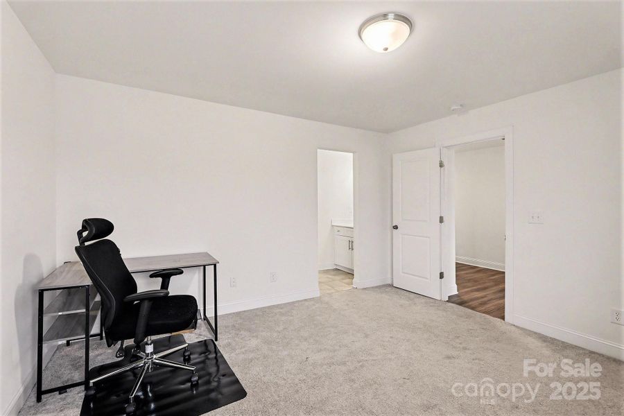 Image 28 of a home in .