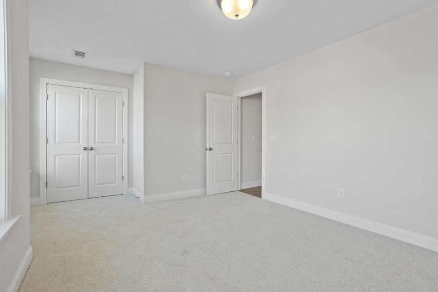 Spacious, unfurnished interior of a new home in Phillips Crossing, Ridgeville (Image 24).