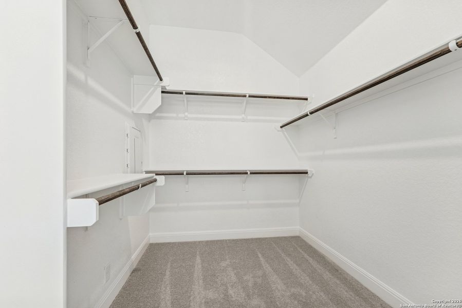 Spacious, unfurnished interior of a new home in Davis Ranch 50', San Antonio (Image 28).