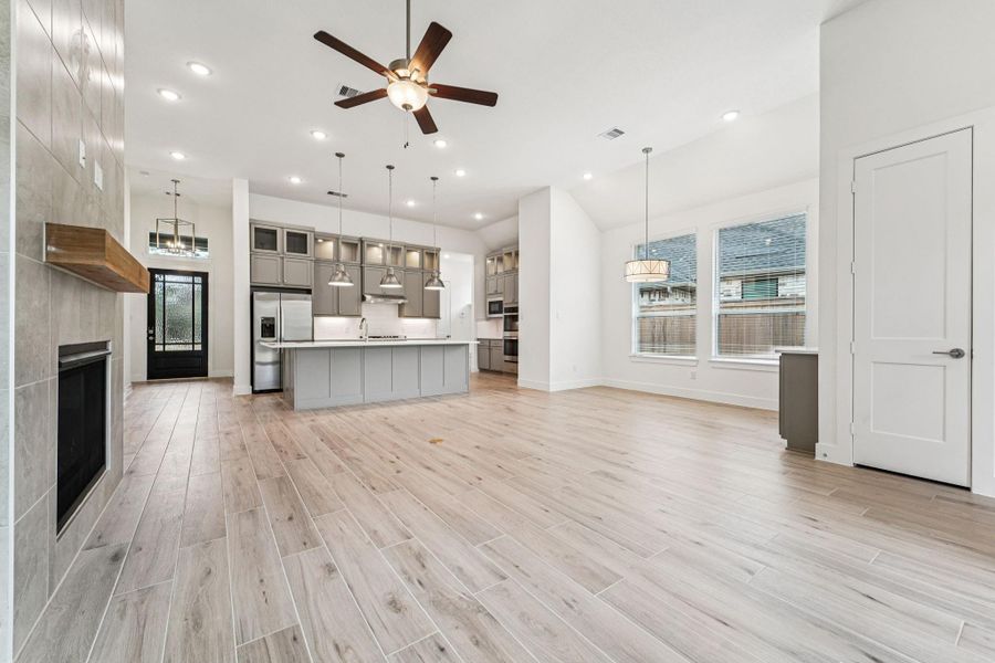 Spacious, unfurnished interior of a new home in Kresston, Montgomery (Image 44).