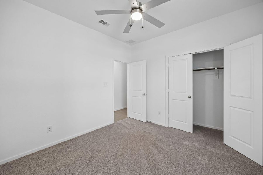 Spacious, unfurnished interior of a new home in Montgomery Bend, Montgomery (Image 29).