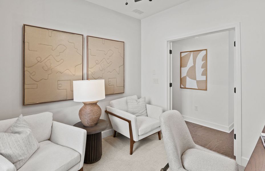 Representative furnished interior of a home built from the Hallmark by Del Webb in Del Webb Southern Oaks, Newnan (Image 28).