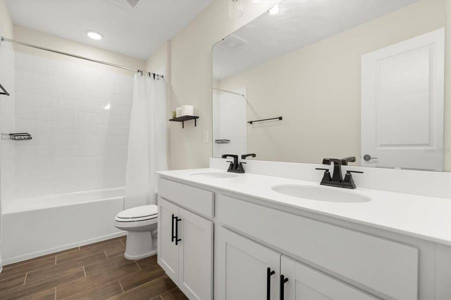 Image 36 of a home in Seasons at Lakeside Forest.