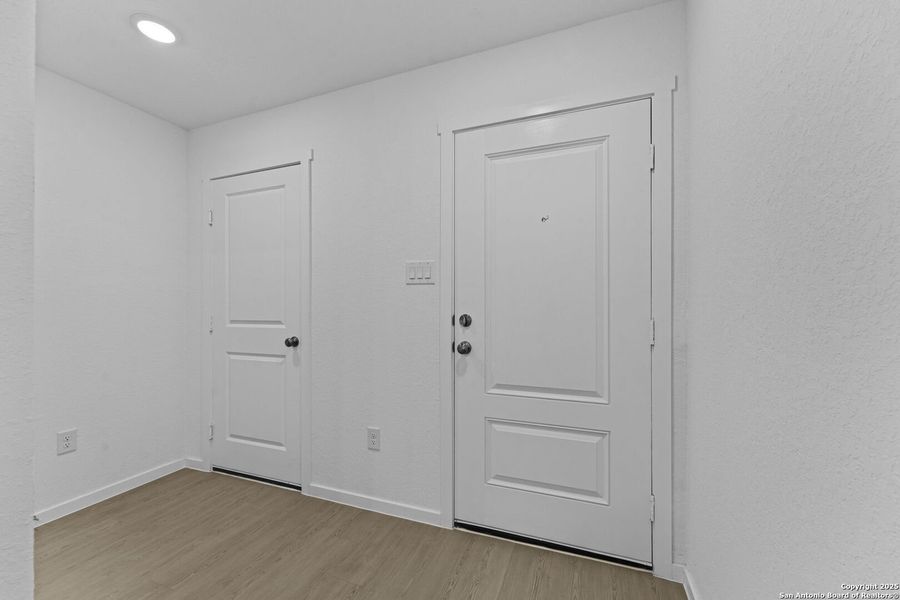 Spacious, unfurnished interior of a new home in Torian Village: Belmar Collection, San Antonio (Image 20).