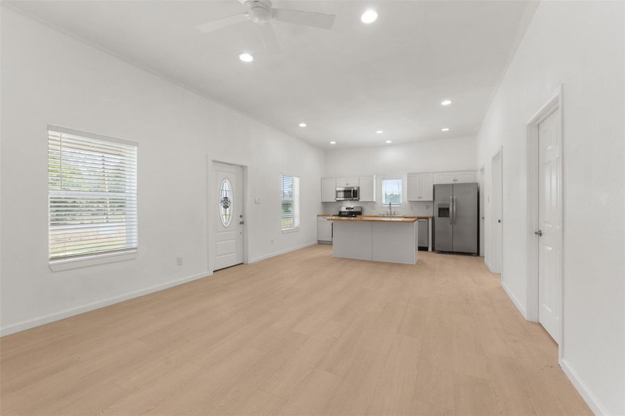 Spacious, unfurnished interior of a new home in , Point Blank (Image 17).