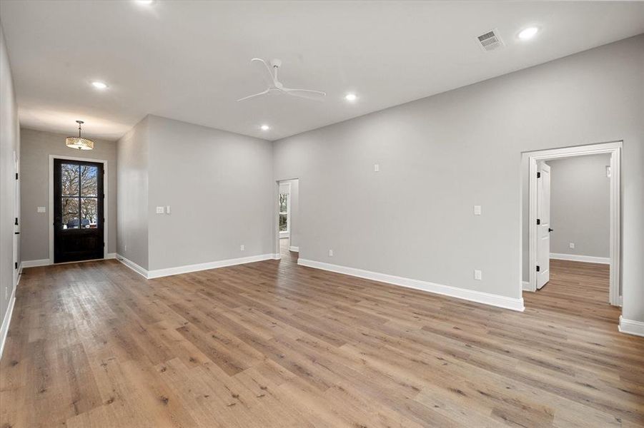 Spacious, unfurnished interior of a new home in , Corsicana (Image 17).