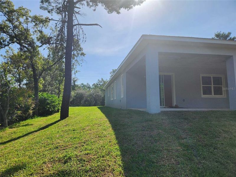 Exterior details and patio area of a home in , Homosassa (Image 3).