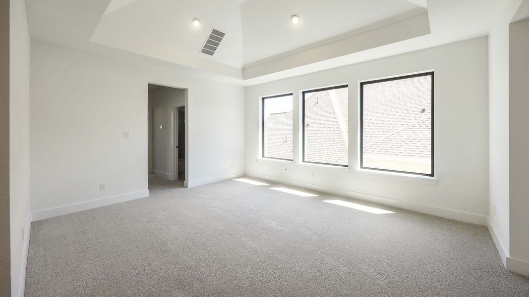 Spacious, unfurnished interior of a new home in Santa Rita Ranch - Eldorado, Liberty Hill (Image 8).