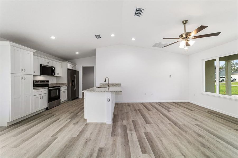Spacious, unfurnished interior of a new home in , Silver Springs (Image 43).