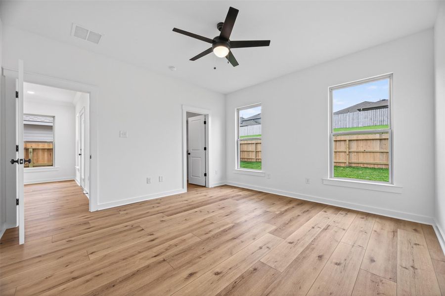 Spacious, unfurnished interior of a new home in Mostyn Springs, Magnolia (Image 24).