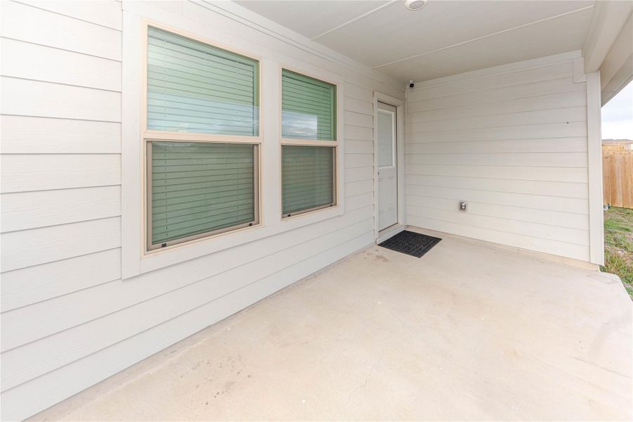Exterior details and patio area of a home in Willow Glenn, Temple (Image 28).