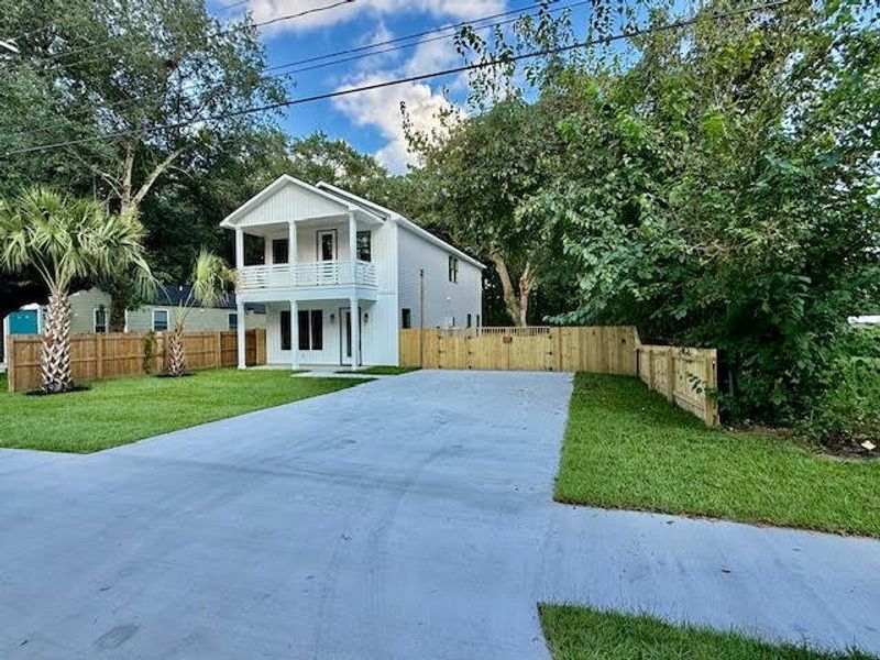 Front exterior of a new home in , North Charleston, SC, highlighting curb appeal (Image 26).