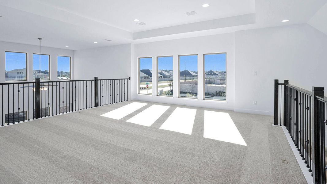 Spacious, unfurnished interior of a new home in Amira, Tomball (Image 8).
