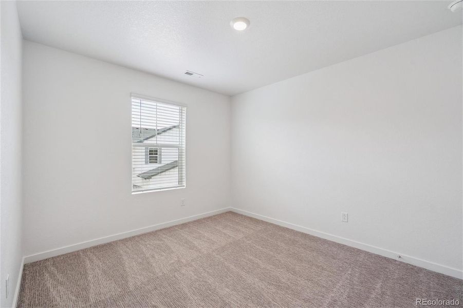 Spacious, unfurnished interior of a new home in Horizon Uptown, Aurora (Image 18).